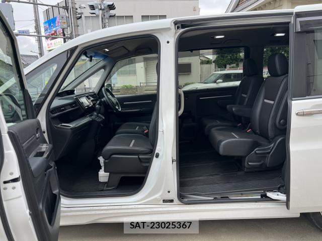 Honda e 2017-05 8216200-5
