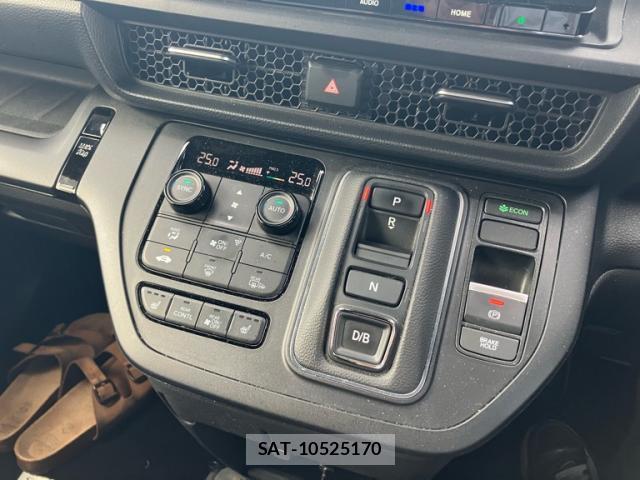 Honda e 2023-09 8217162-17