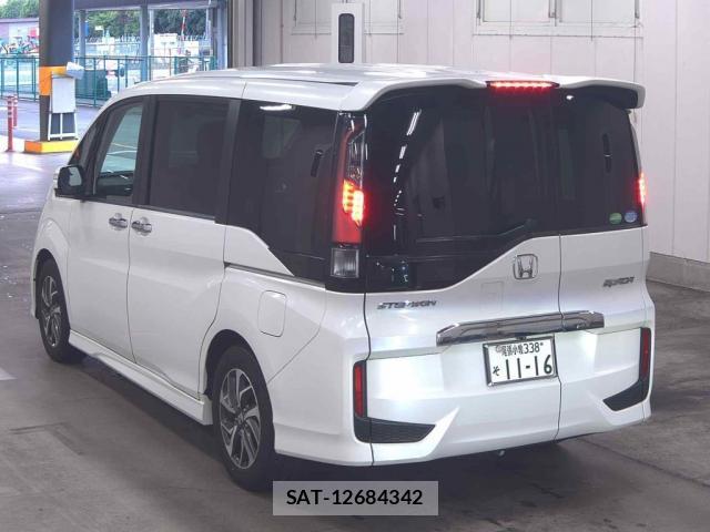 Honda e 2016-08 8217348-1