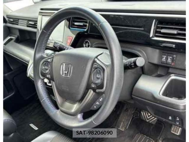 Honda e 2019-09 8217381-2