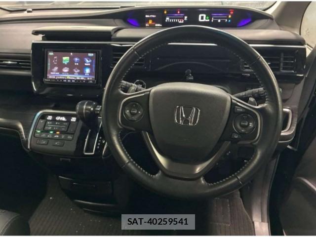 Honda e 2015-09 8217547-2
