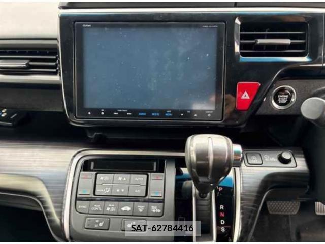 Honda e 2015-07 8217581-4