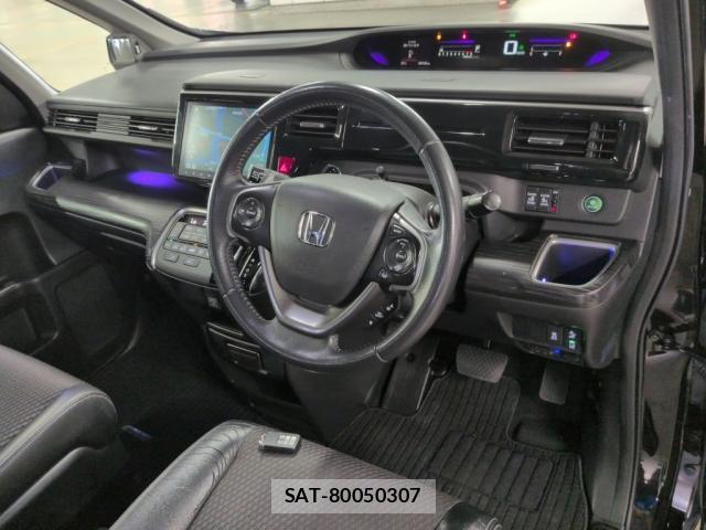 Honda e 2015-09 8217648-2