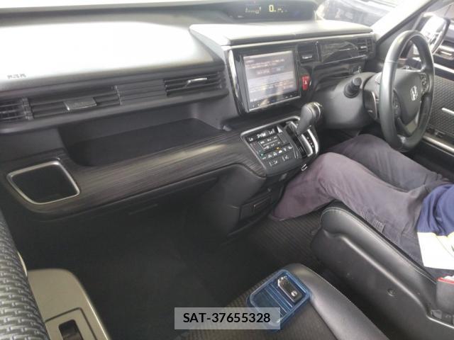 Honda e 2016-06 8217678-2