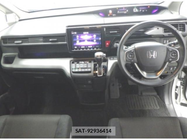 Honda e 2022-03 8217682-2