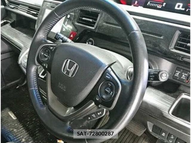 Honda e 2015-08 8217845-2
