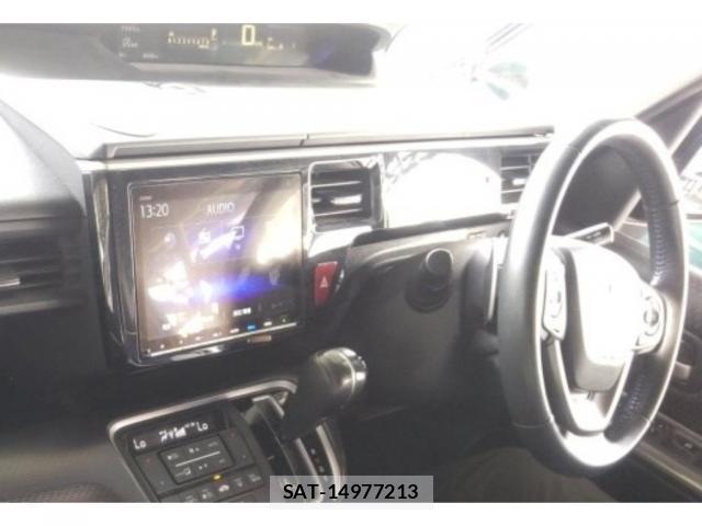 Honda e 2019-08 8217941-2