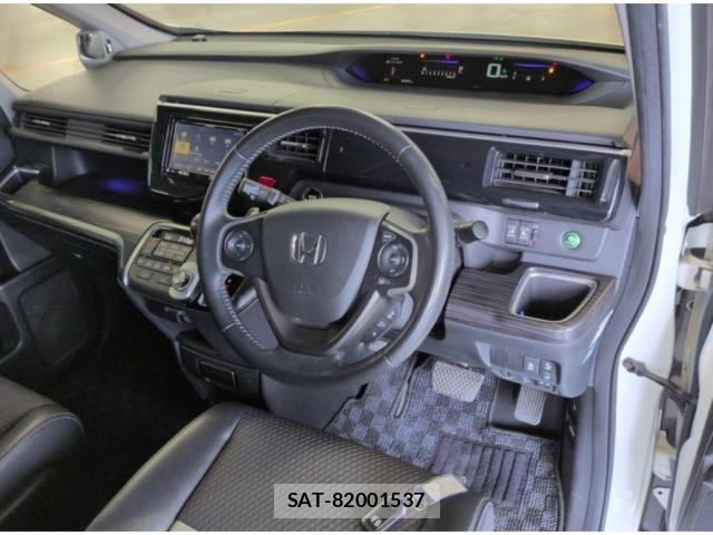 Honda e 2016-04 8218101-2