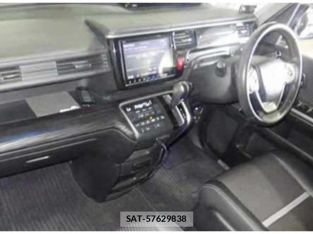 Honda e 2016-04 8218111-2