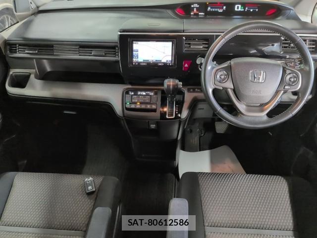 Honda e 2017-05 8218121-2