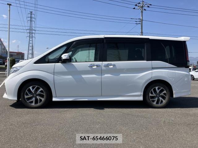 Honda e 2017-04 8218517-1