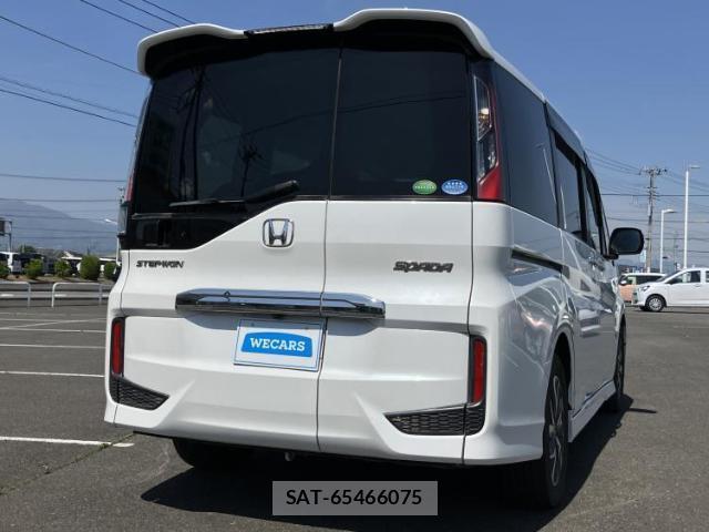 Honda e 2017-04 8218517-2