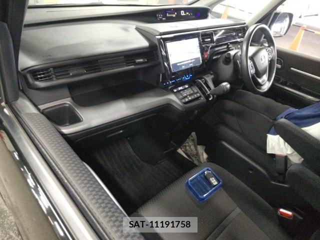 Honda e 2018-03 8218963-2