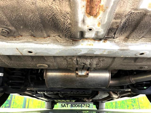 Honda e 2013-02 8219128-19