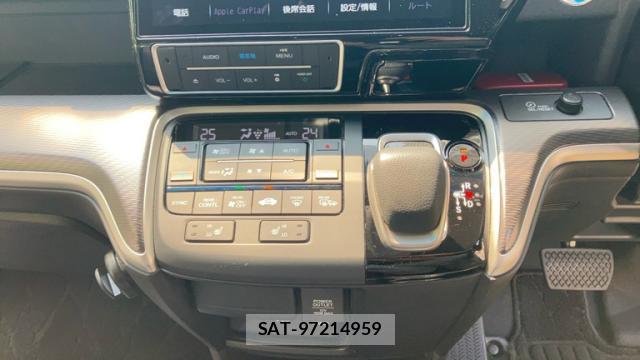 Honda e 2021-10 8219795-16