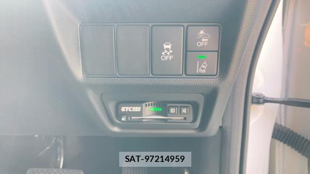 Honda e 2021-10 8219795-8