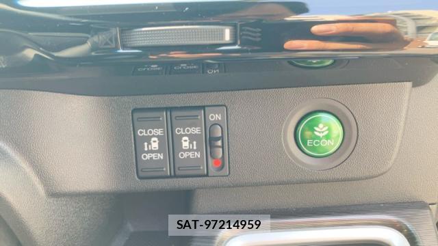 Honda e 2021-10 8219795-9