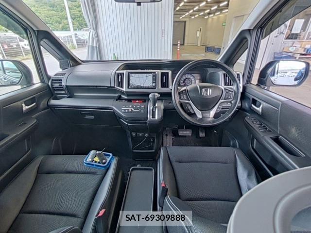 Honda e 2013-07 8220529-2