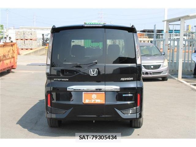 Honda e 2019-07 8222001-10