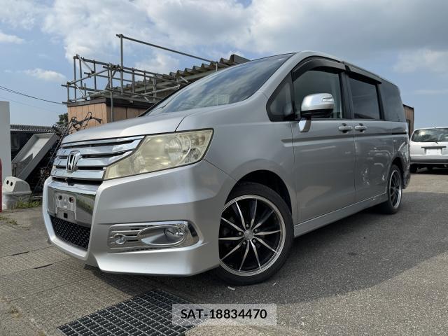 Honda e 2010-06 8222458-1