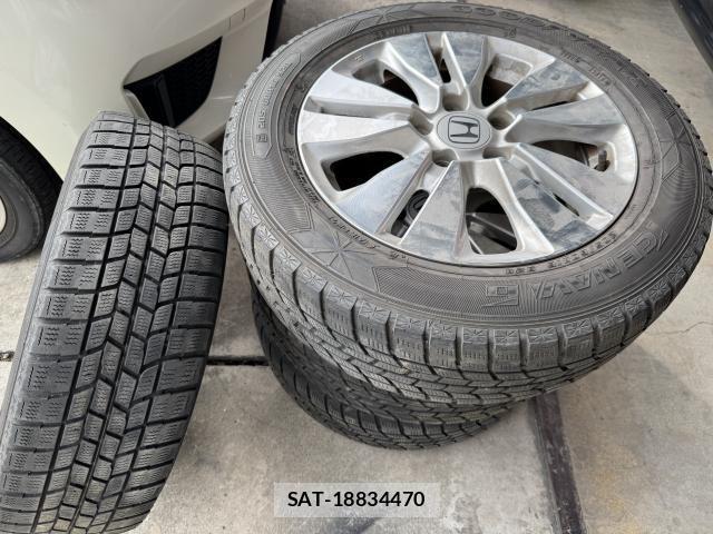 Honda e 2010-06 8222458-19