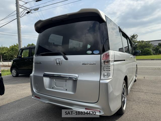 Honda e 2010-06 8222458-7