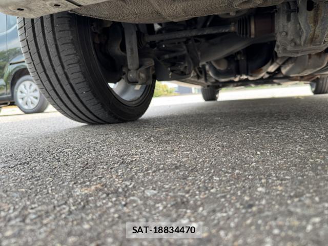 Honda e 2010-06 8222458-9