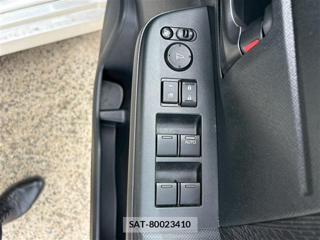 Honda e 2010-06 8222594-19