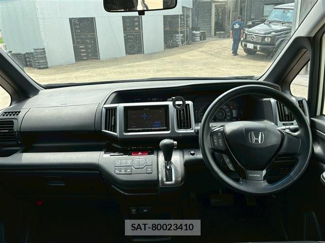 Honda e 2010-06 8222594-2