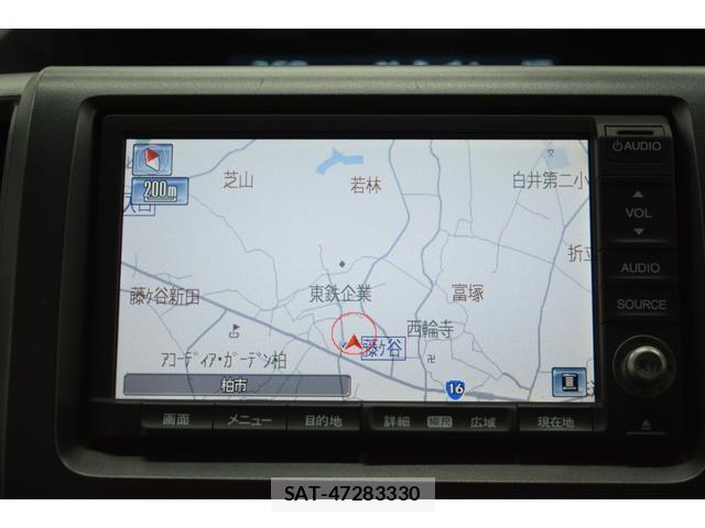 Honda e 2010-02 8223075-11