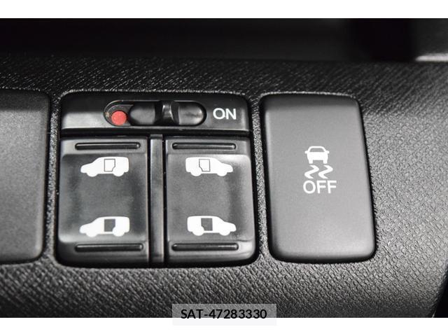 Honda e 2010-02 8223075-14