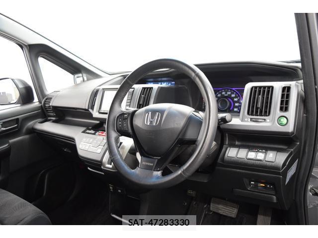 Honda e 2010-02 8223075-16