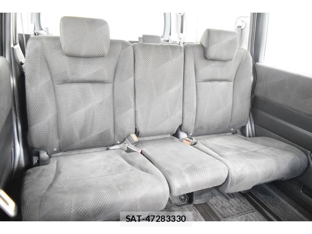 Honda e 2010-02 8223075-18