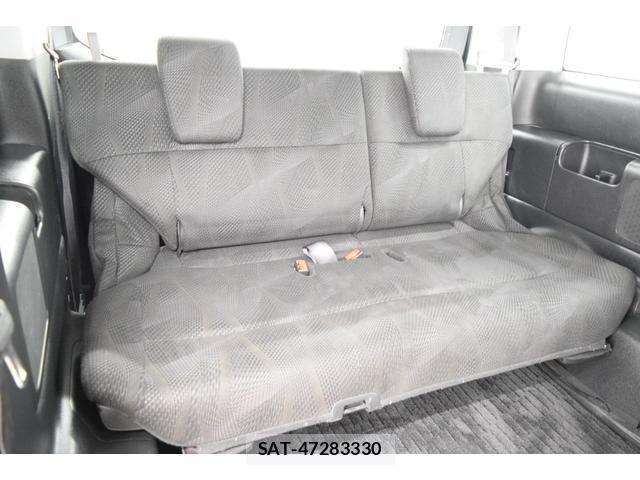Honda e 2010-02 8223075-19