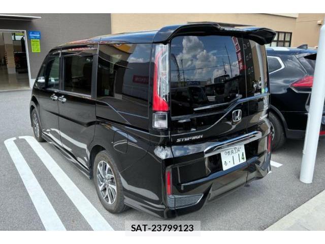 Honda e 2017-05 8224408-1