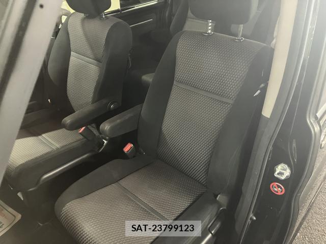 Honda e 2017-05 8224408-11