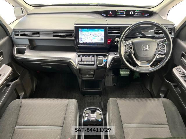 Honda e 2017-10 8224680-1