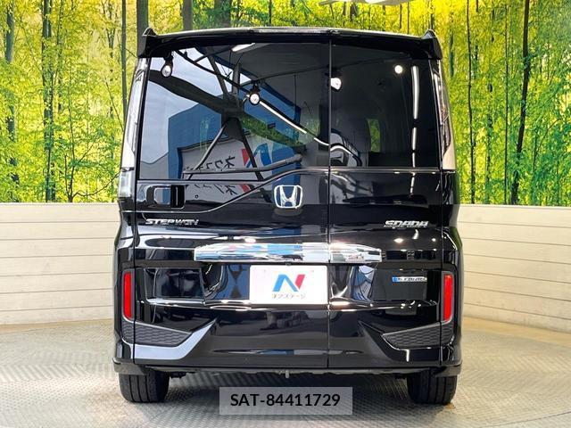 Honda e 2017-10 8224680-15