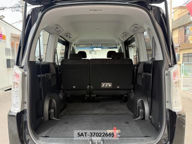 Honda e 2011-10 8224977-13