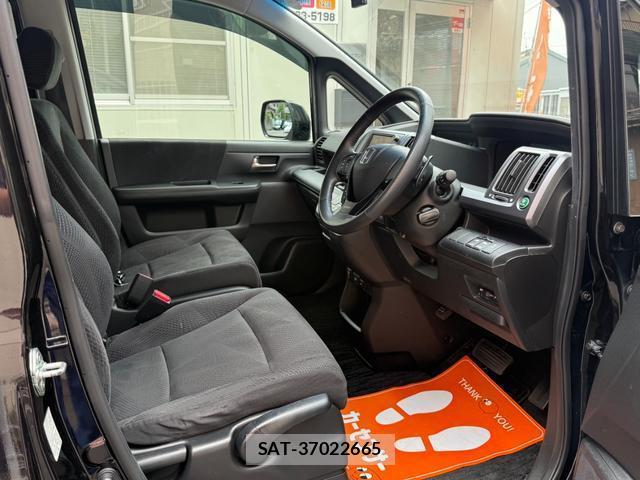 Honda e 2011-10 8224977-16