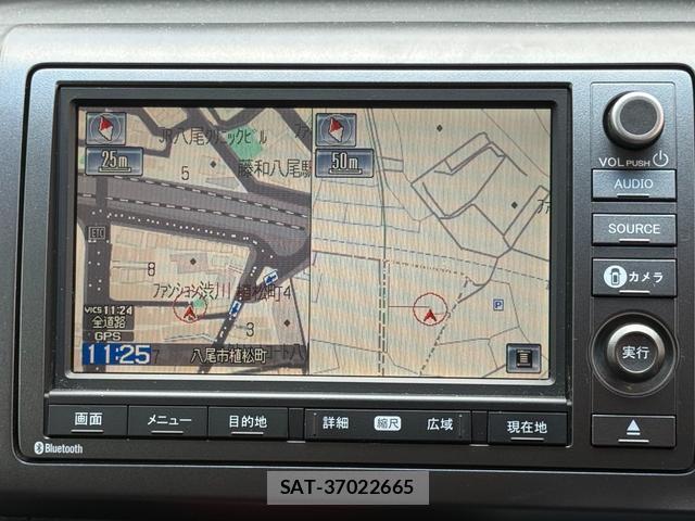 Honda e 2011-10 8224977-17