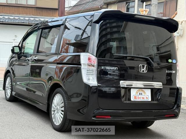 Honda e 2011-10 8224977-8