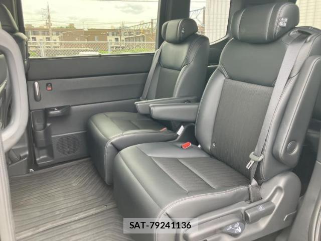 Honda e 2024-11 8225220-7