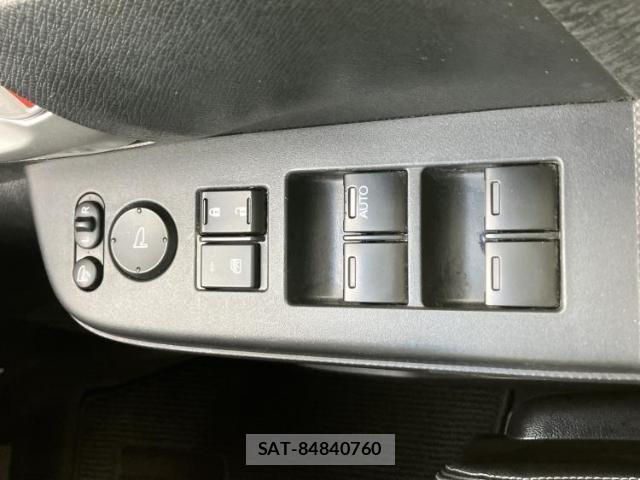 Honda e 2013-10 8225292-16