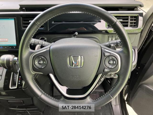 Honda e 2015-05 8225295-15