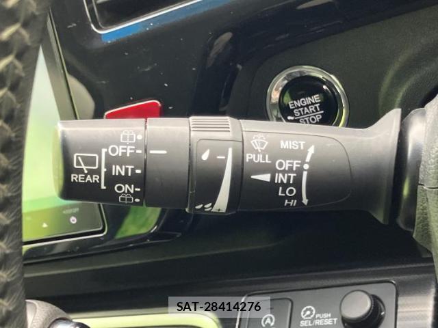 Honda e 2015-05 8225295-17