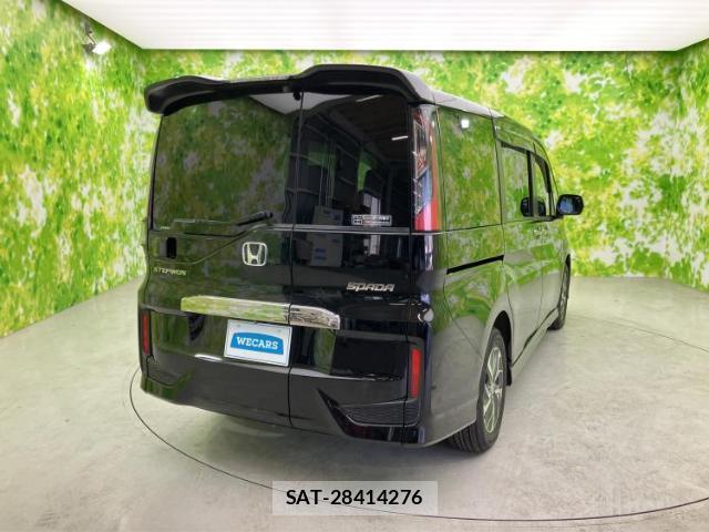 Honda e 2015-05 8225295-2