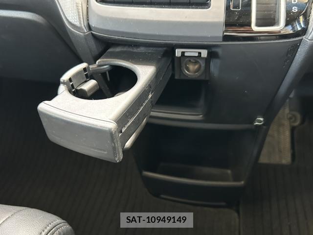 Honda e 2015-09 8225618-11