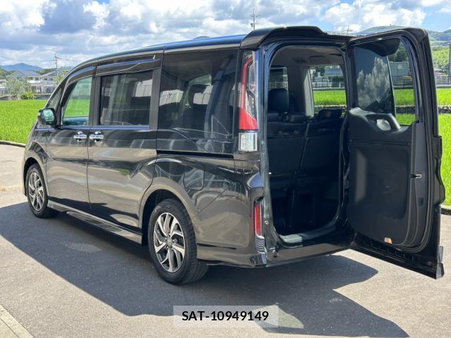 Honda e 2015-09 8225618-19