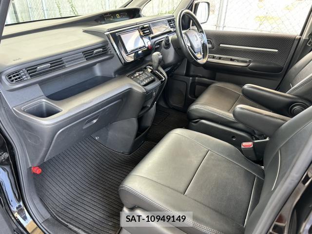 Honda e 2015-09 8225618-6